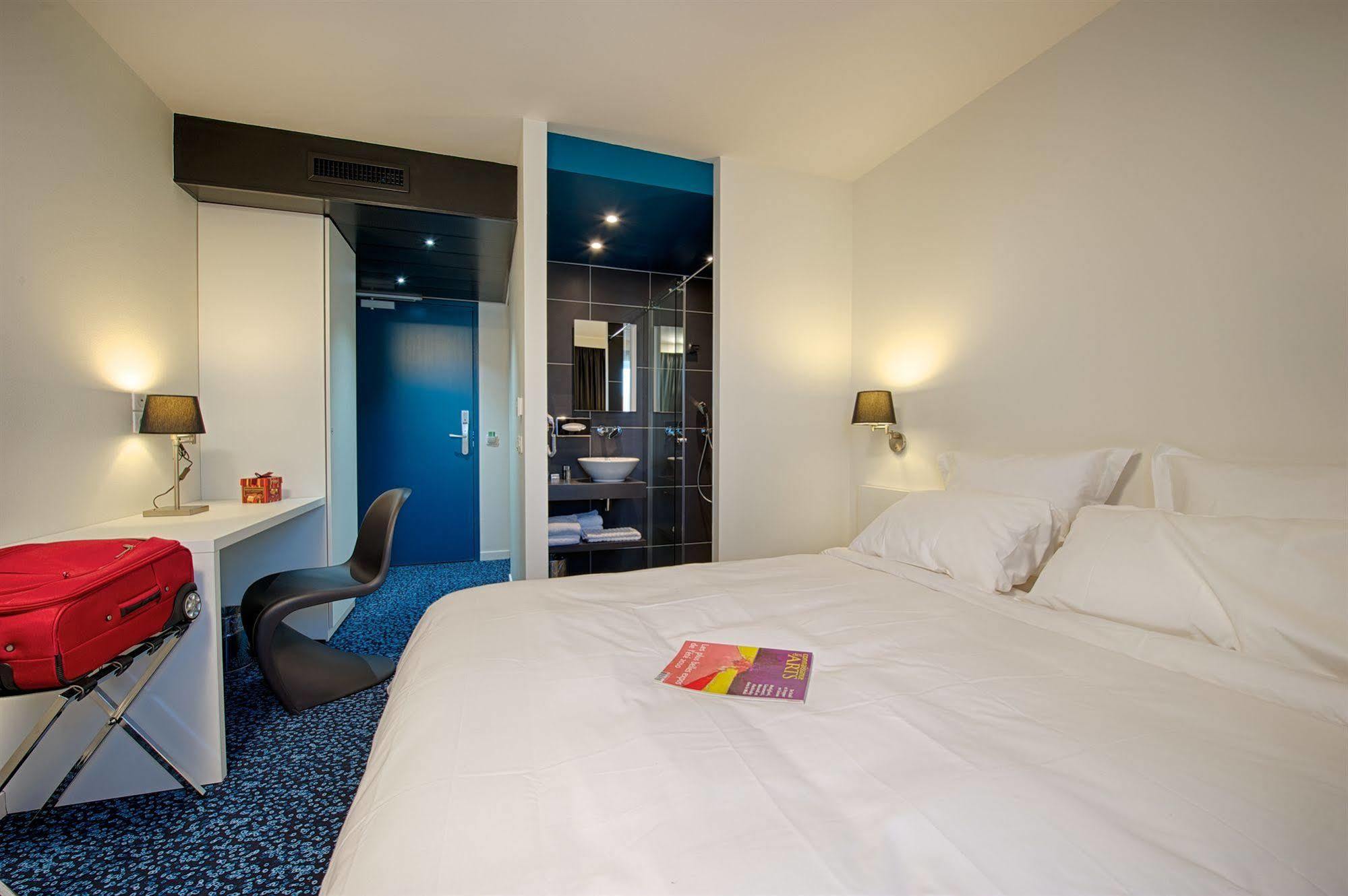 Nex Hotel Тарб Экстерьер фото